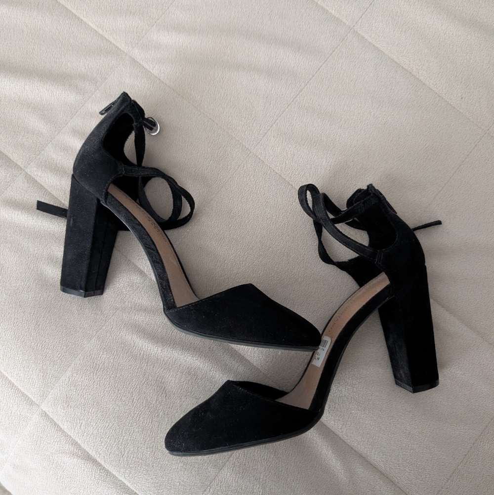 Black Suede Block Heel Ankle Tie Pumps